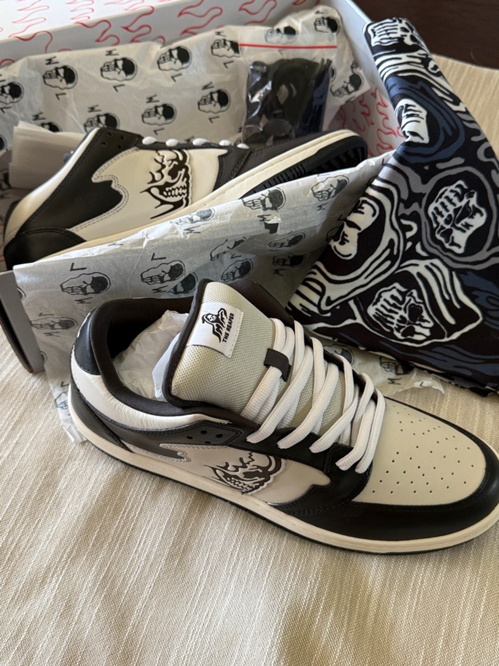 Warren Lotas Reaper Bone Mens Black  & White Sneakers